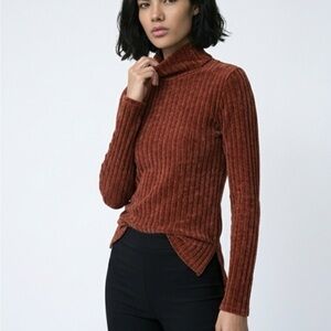Ribbed Long Sleeve Top in Rust